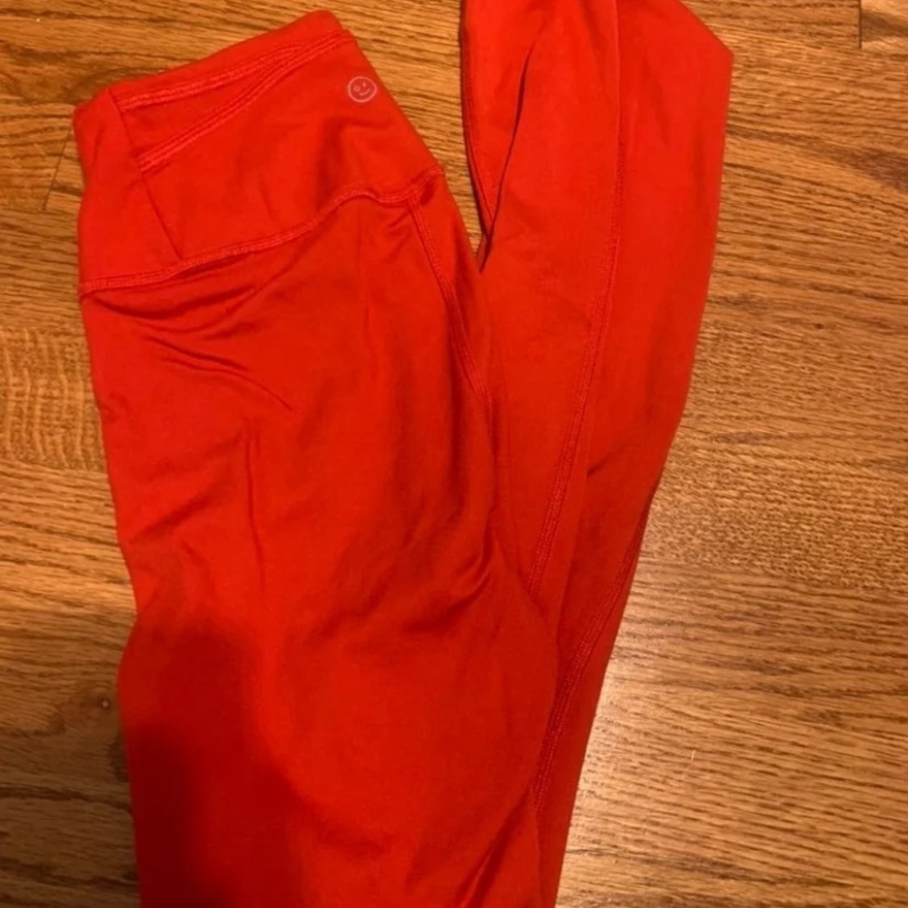 red hollister leggings